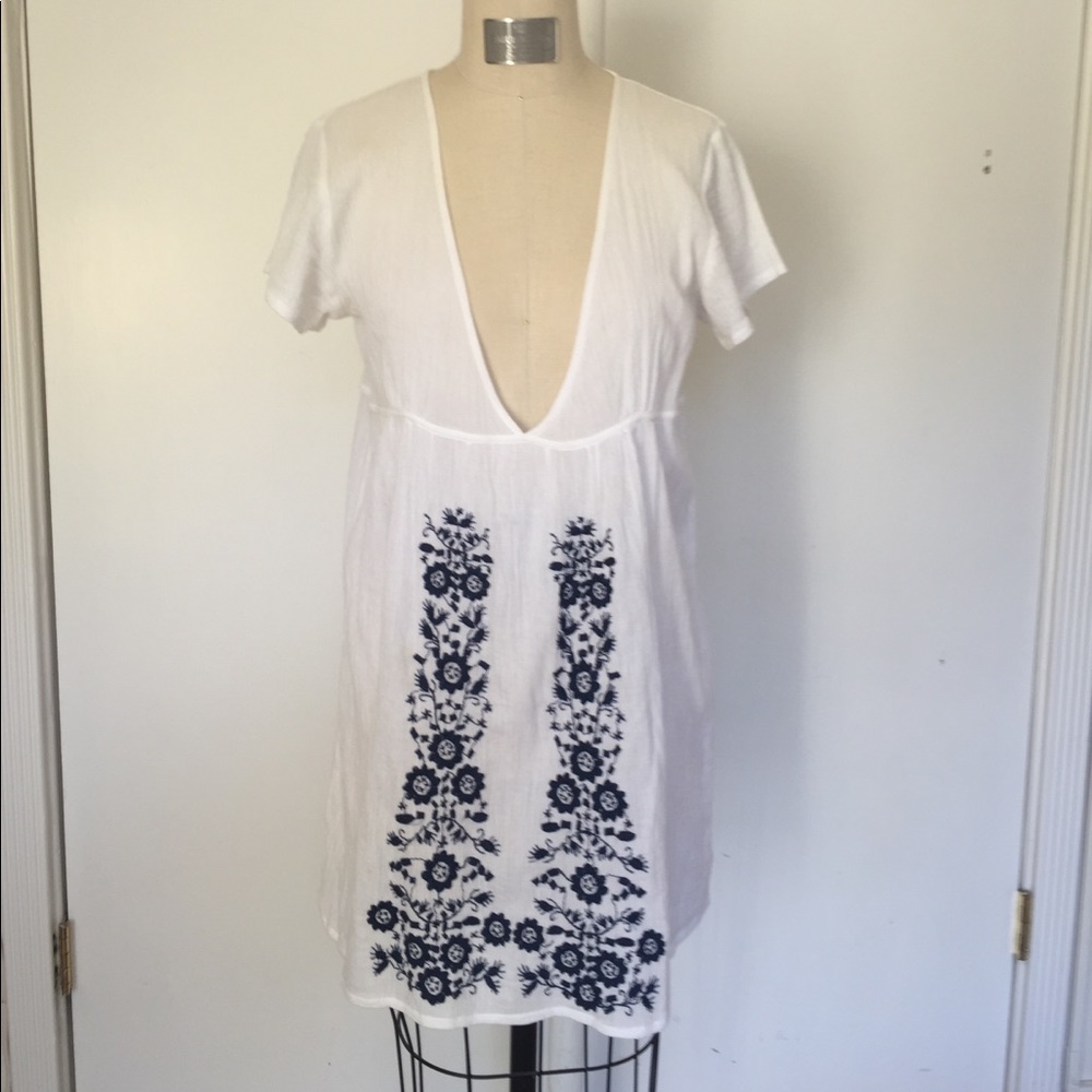 Melissa Odabash Beach coverup with embroidery